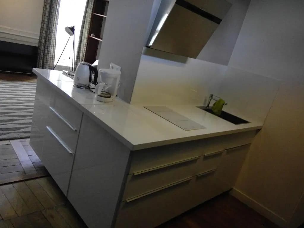 MAIRIE - 50M2 - BALCON s/cour - Photo 1