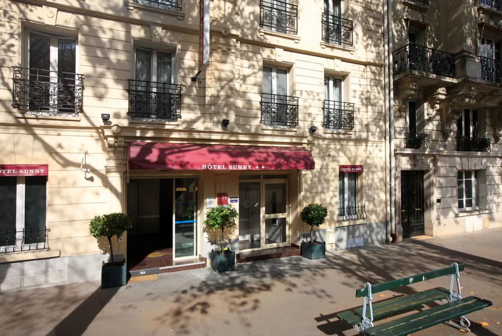 Hôtel Sunny - Photo 1