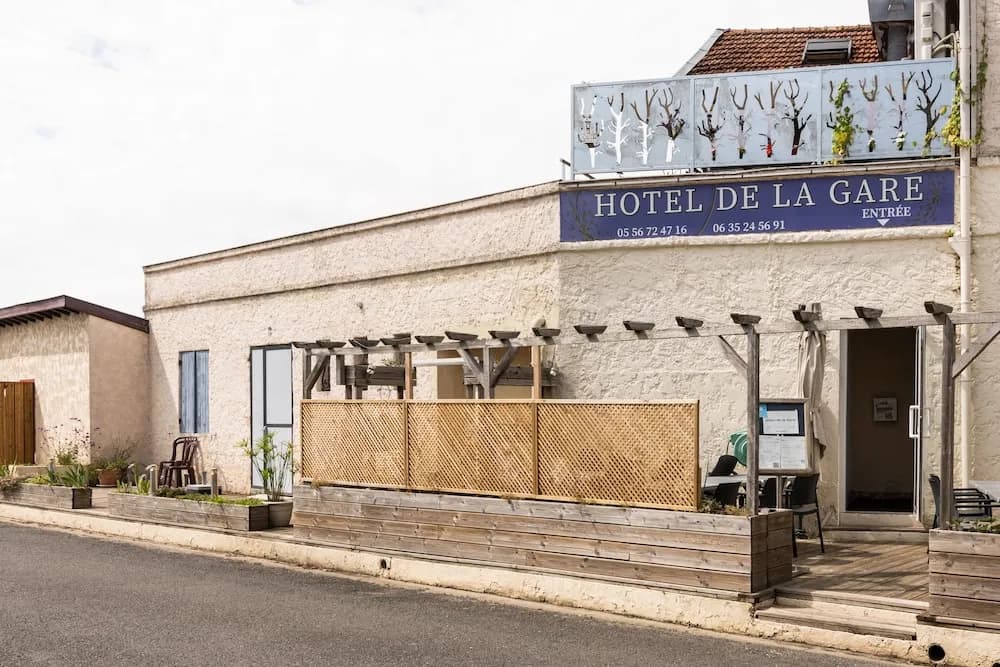 Hôtel de la Gare - Photo 1