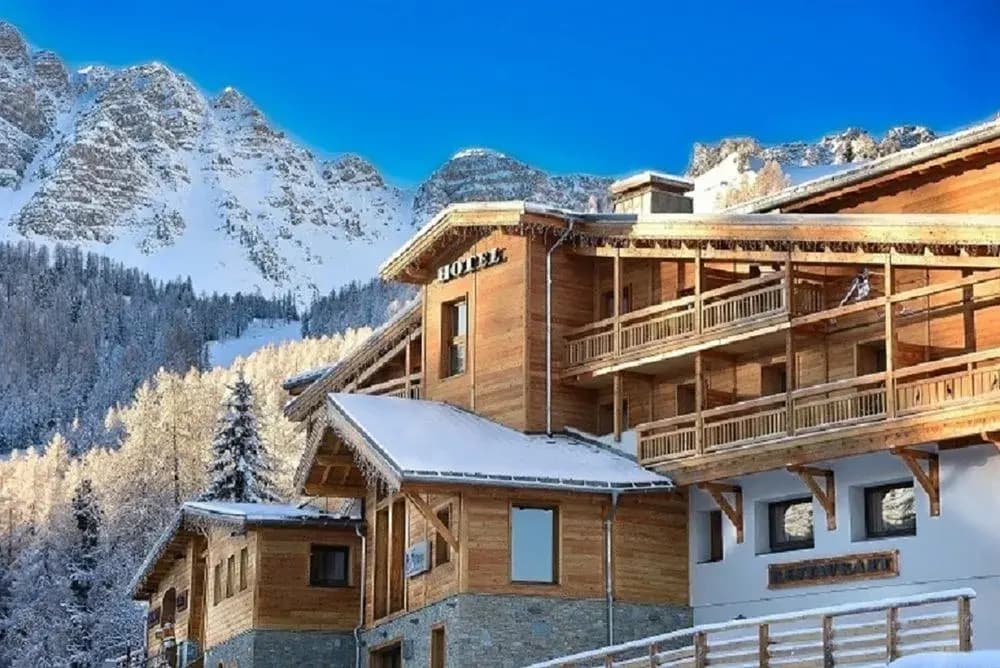 Hotel & Restaurant Les Escondus - Photo 1