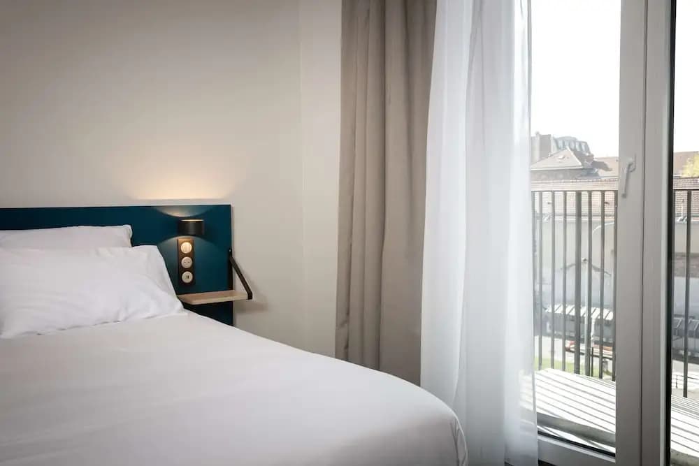 Best Western 11BAUER Paris Saint-Ouen - Photo 1