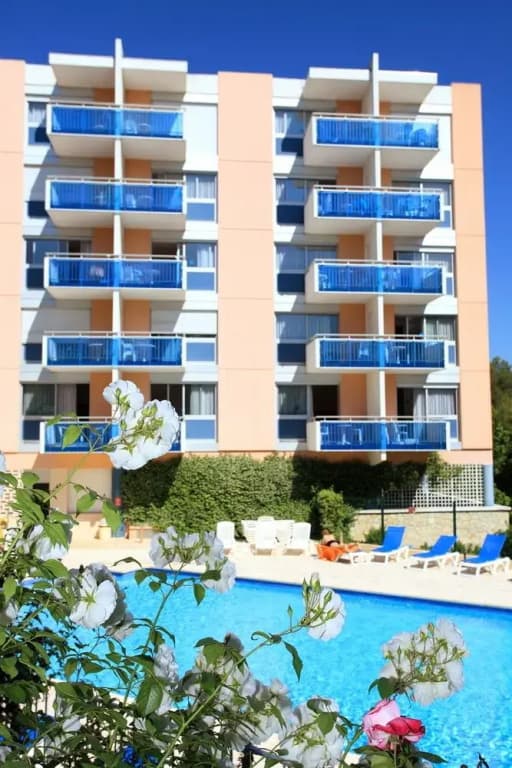 Les Agapanthes - Photo 1