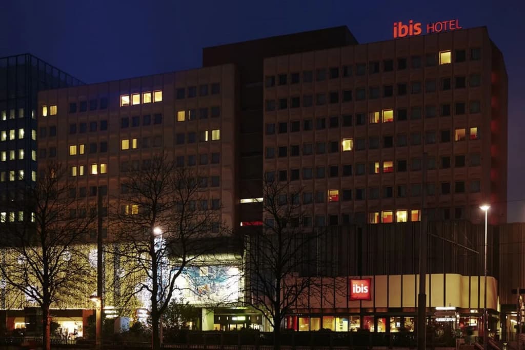 Hotel ibis Strasbourg Centre Halles - Photo 1