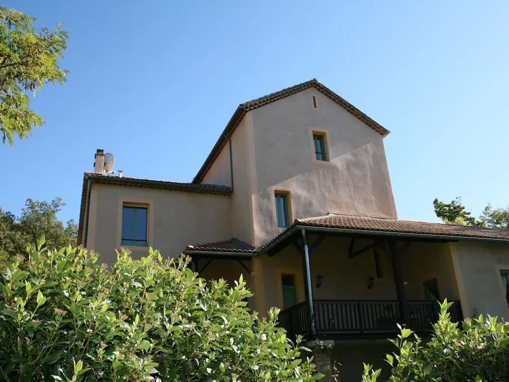 Spacious Villa in Drome with Swimming Pool - Photo 1