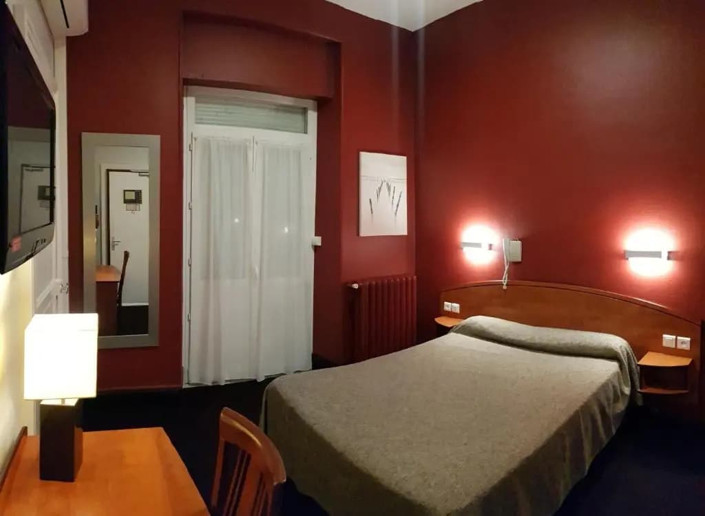 Hôtel De La Paix - Photo 1