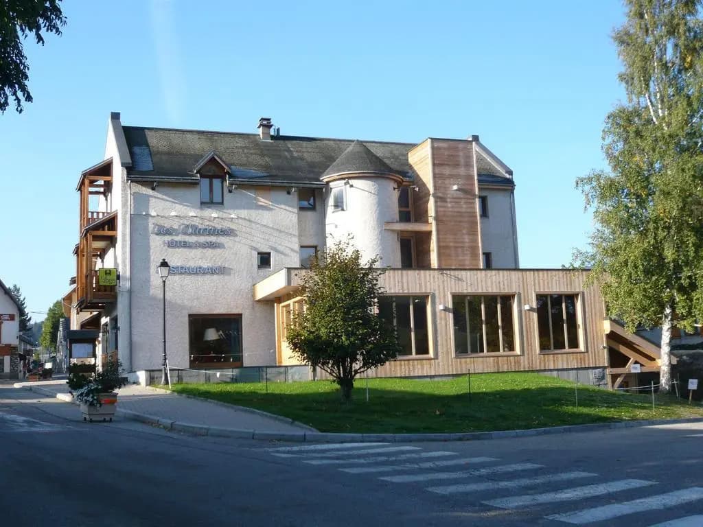 Hôtel et SPA Les Clarines - Photo 1