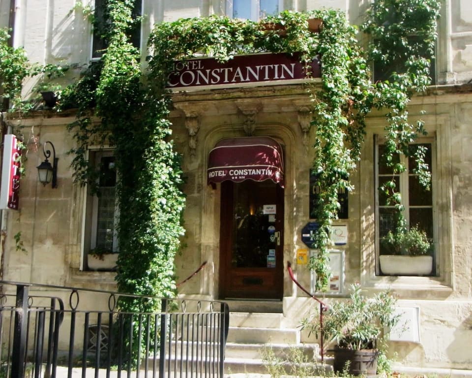 Constantin - Photo 1