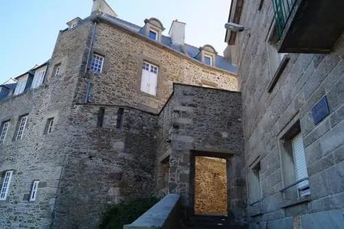 st Malo Leguen - Photo 1
