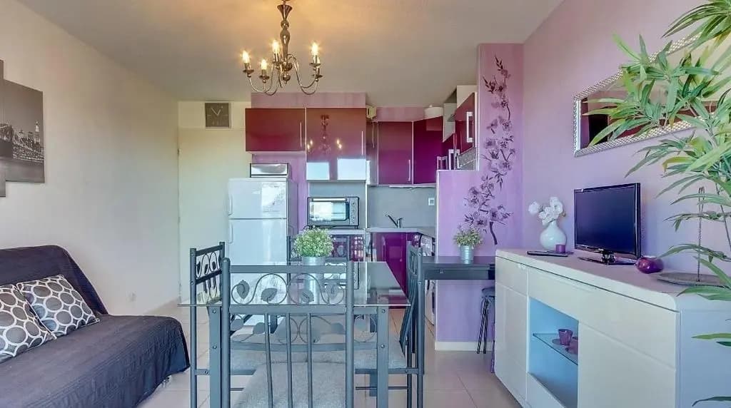 T 2 tout confort avec terrasse vue mer et montagne. - Photo 1