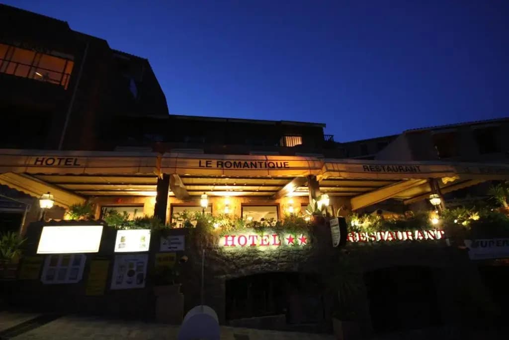Hotel Le Romantique - Photo 1