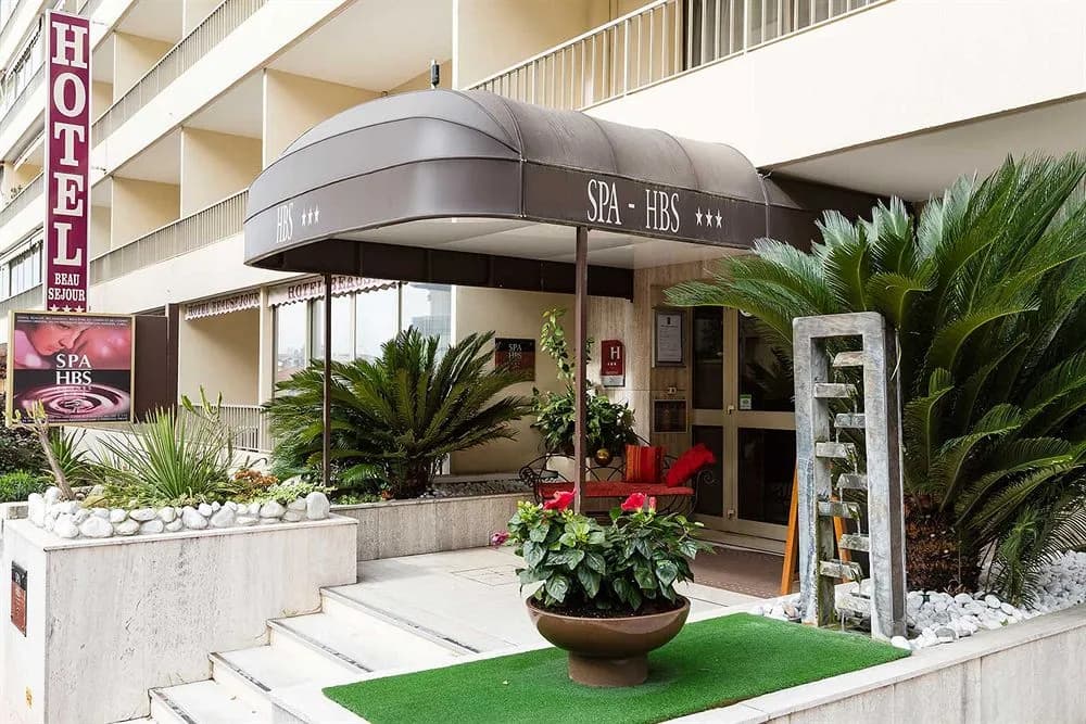 Hotel Beausejour - Photo 1