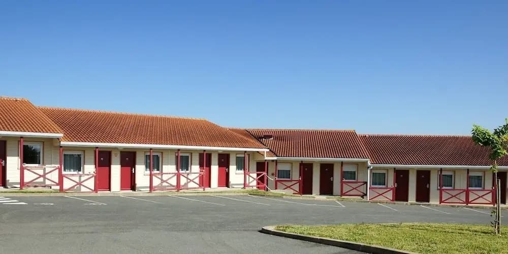 Couett'Hôtel Saint-Jean-d'Angély - Photo 1
