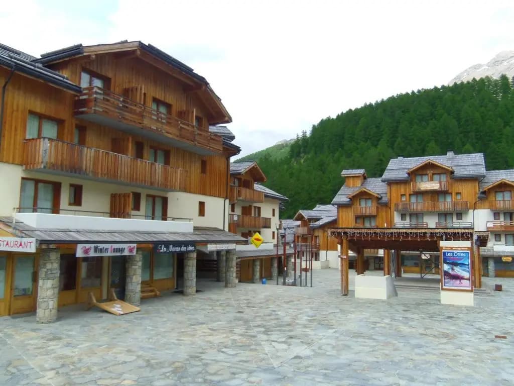 Agence Des Orres - Les Erines - T4 + Coin Nuit - MZ1205 - Photo 1
