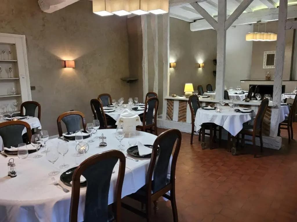 Hotel Restaurant La Croix Blanche - Photo 1