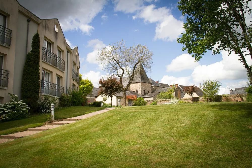 Logis Hôtel & Restaurant L’Ermitage - Photo 1
