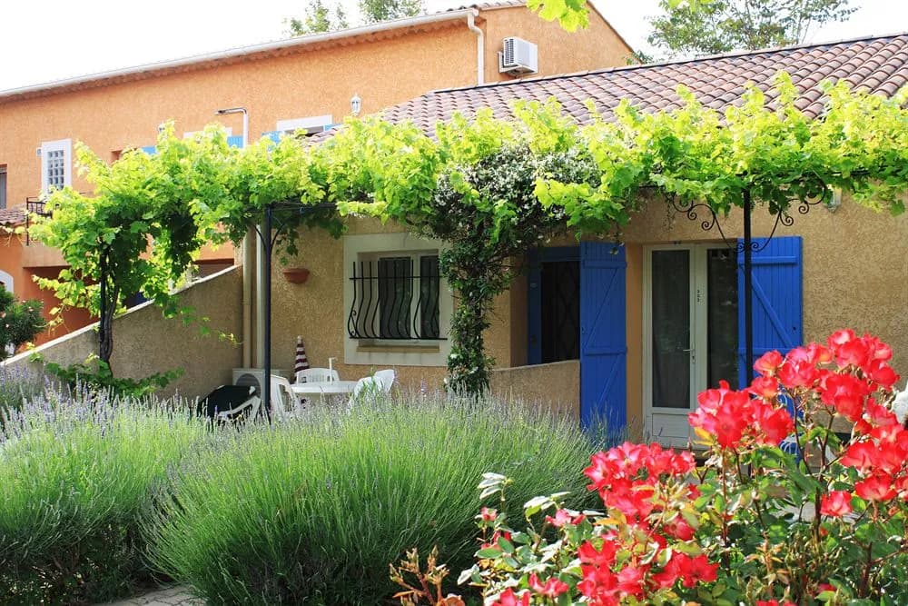 AppartHotel Festival Sud Suites - Gare TGV - Photo 1