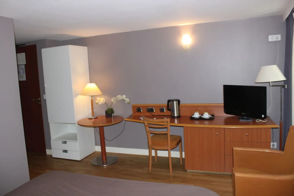 Hotel Metropolitain - Photo 1