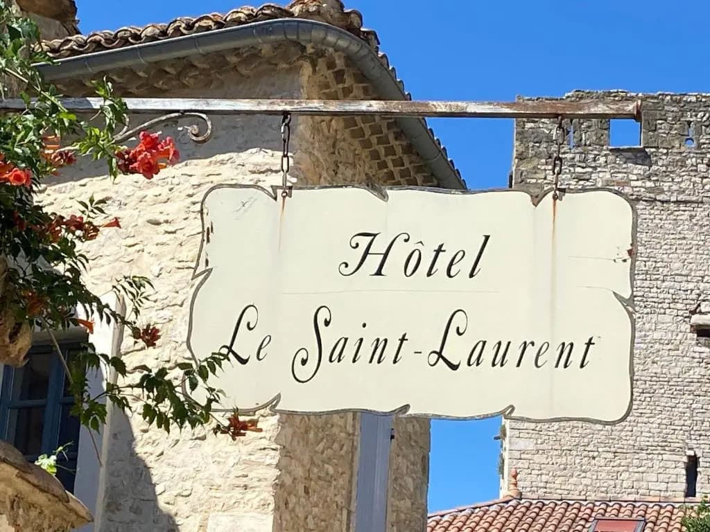 Hôtel Le Saint Laurent - Photo 1