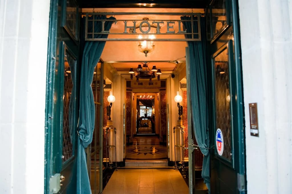 L'Hotel - Photo 1