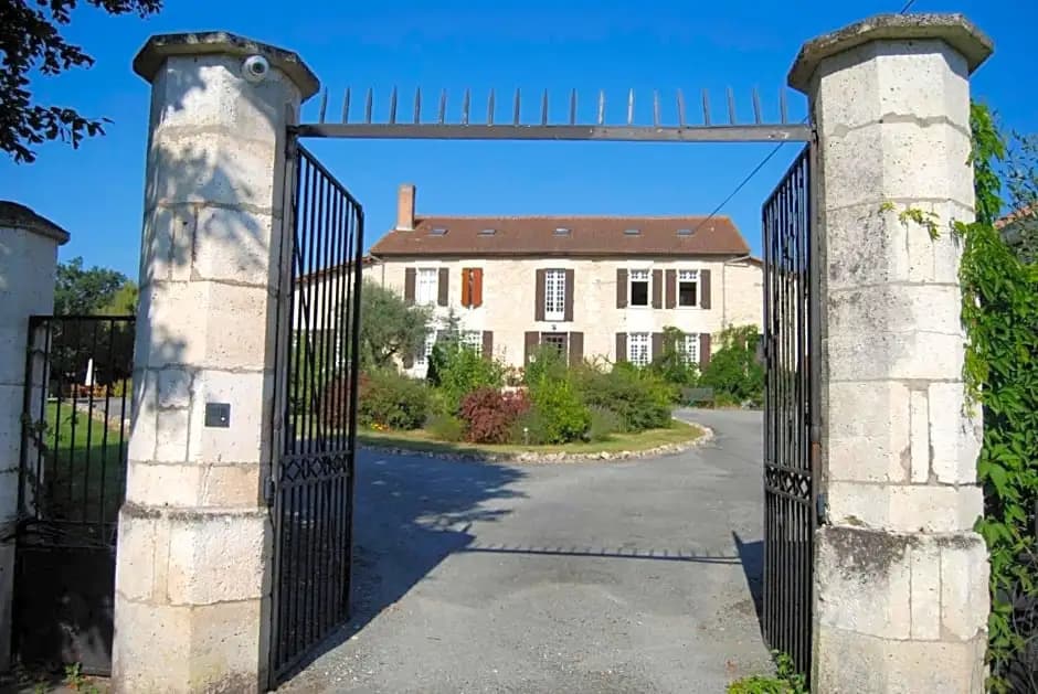 Le Logis des Quatre Puits - Photo 1