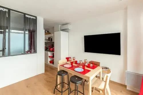 Lavie Maison Eiffel AC Hot Tub - Photo 1