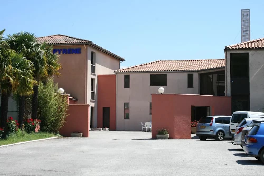 Hôtel Pyrène - Photo 1