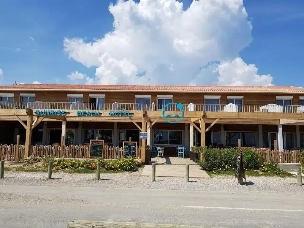 Sunrise Beach Hotel - Photo 1