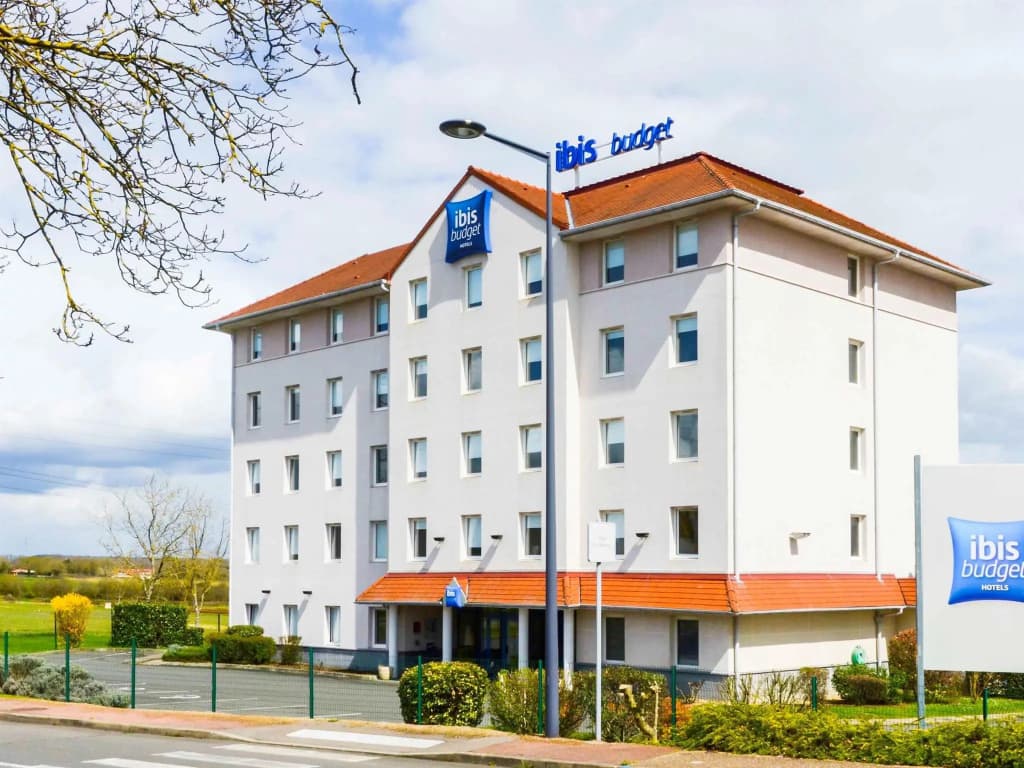ibis budget Nevers Varennes Vauzelles - Photo 1