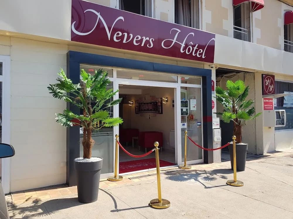 Nevers Hôtel - Photo 1