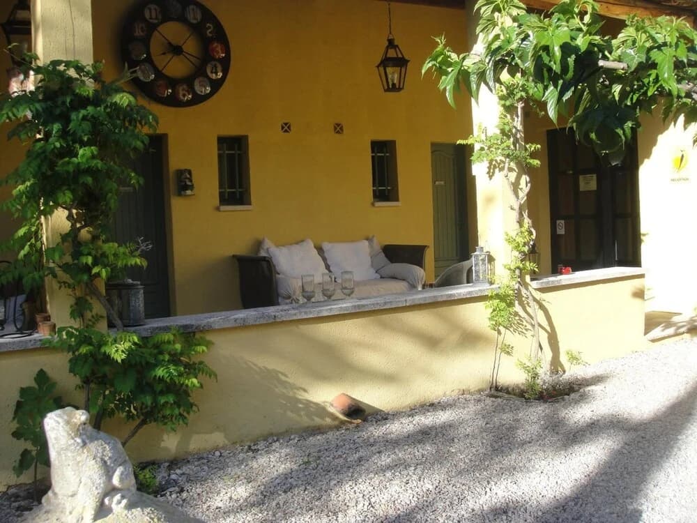 Hôtel Le Mas du Loriot - Photo 1