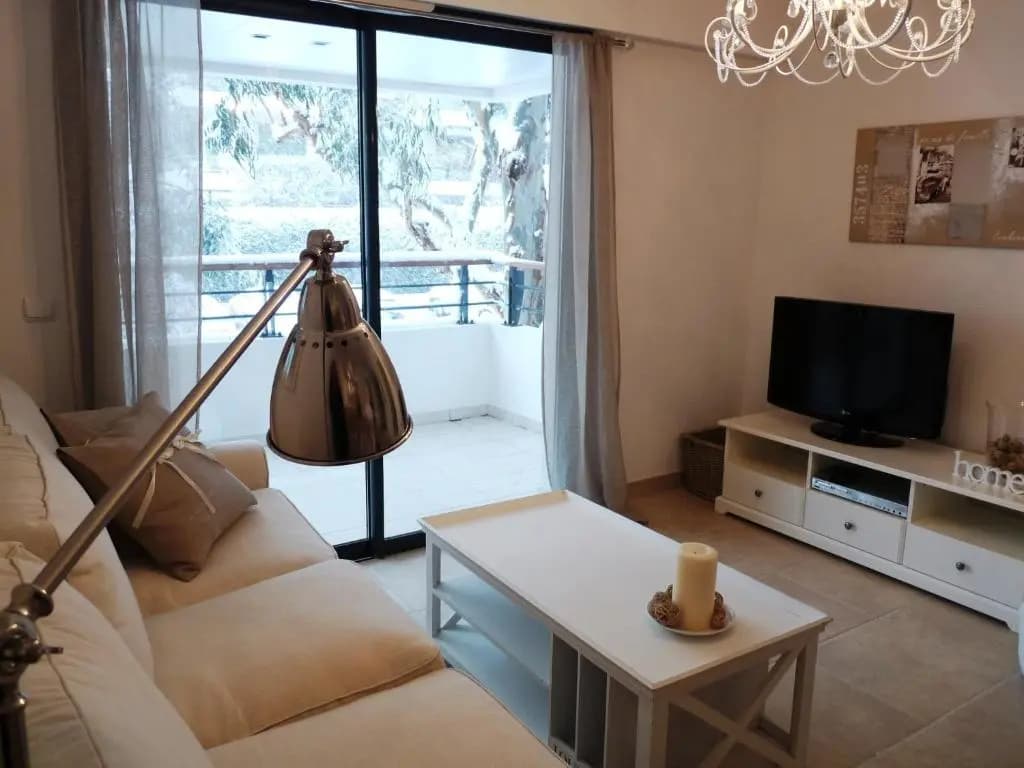Elegant two bedroom apartment with modern design and terrace close to beaches and Cannes center 546 - Photo 1