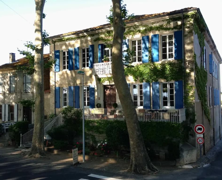 Les Volets Bleus - Photo 1