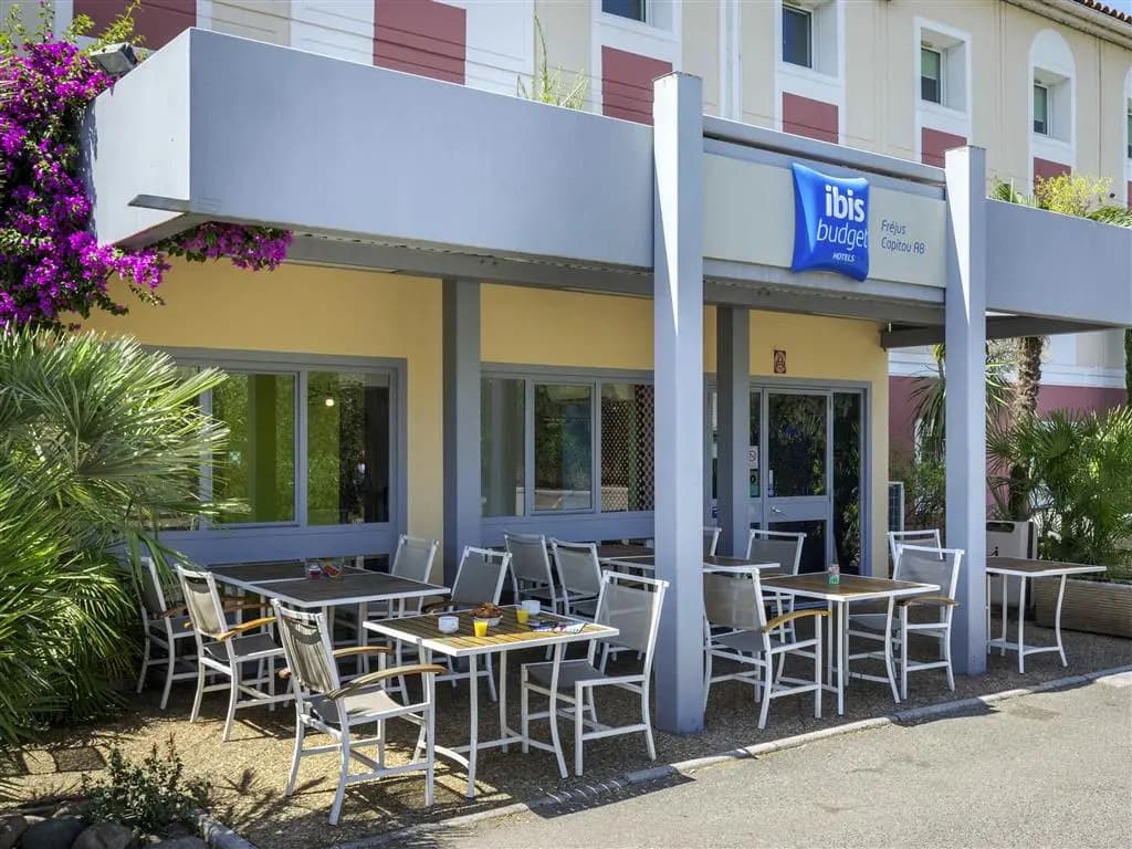 ibis budget Fréjus Saint-Raphaël Capitou A8 - Photo 1