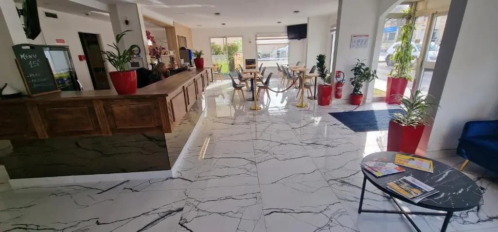 Kyriad Direct Arpajon - Photo 1