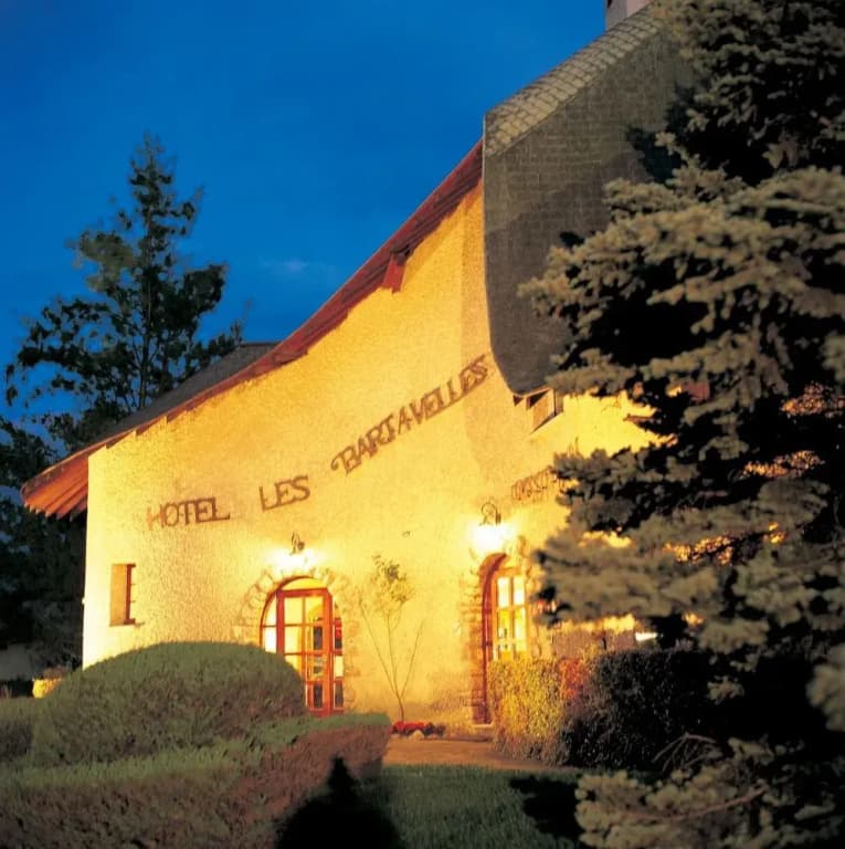 Hôtel Les Bartavelles - Photo 1