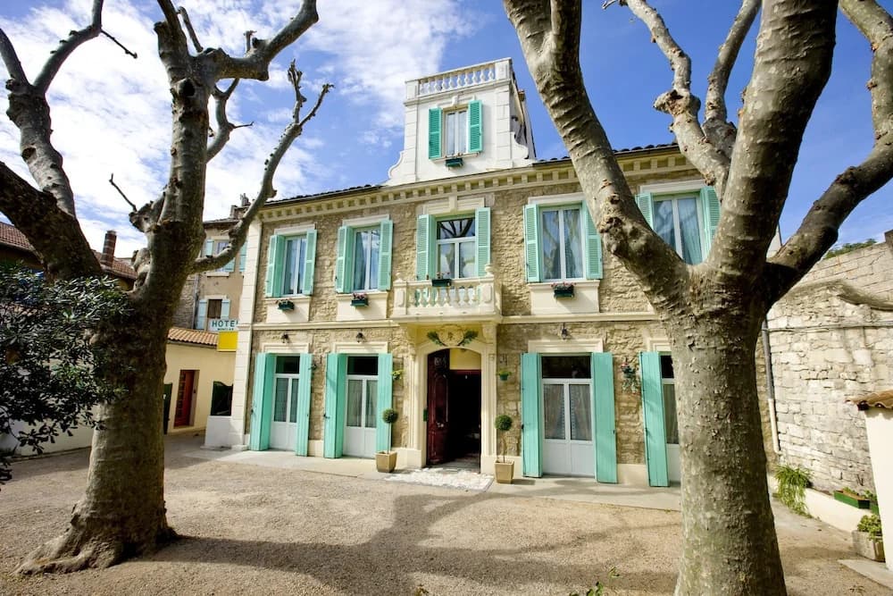 Hotel Altera Roma ( before Avignon Hôtel Monclar ) - Photo 1