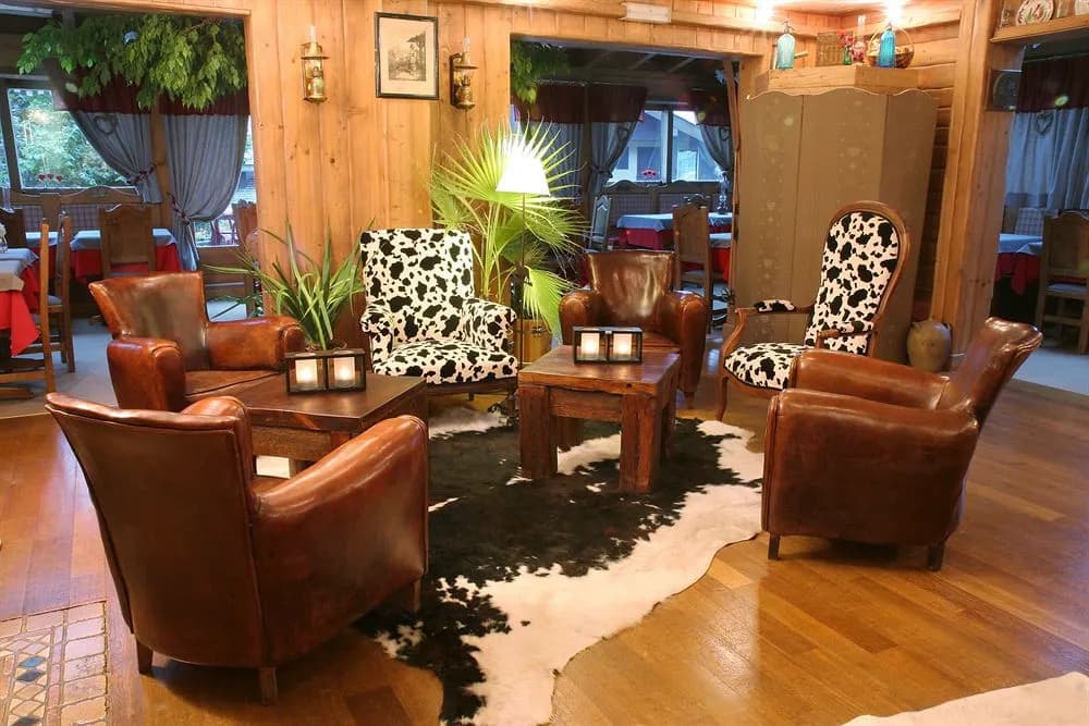 Hotel Montana - Photo 1