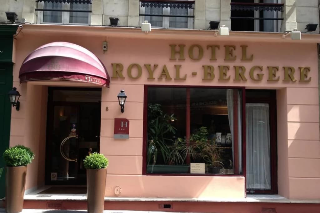 Hotel Royal Bergere - Photo 1