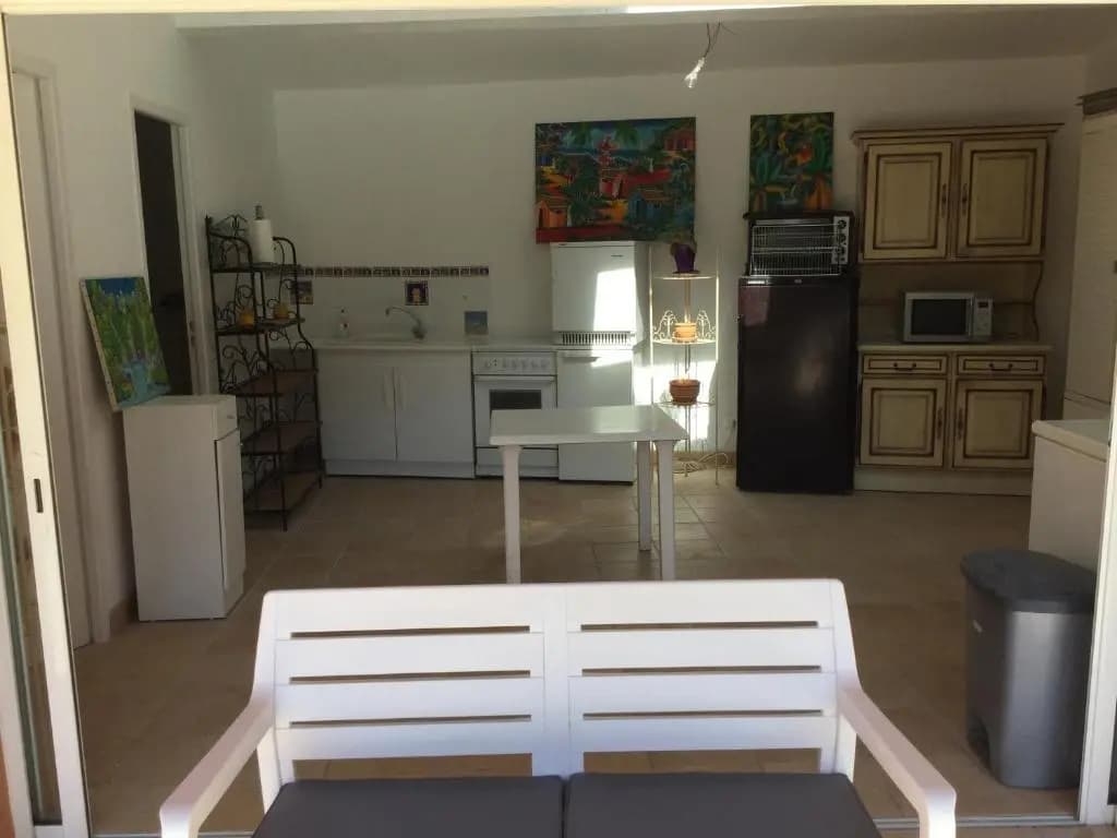 Agréable Maison de Vacances avec Piscine Privée, située à Robion au cœur du Luberon, avec une jolie vue, 8 personnes, LS2-...