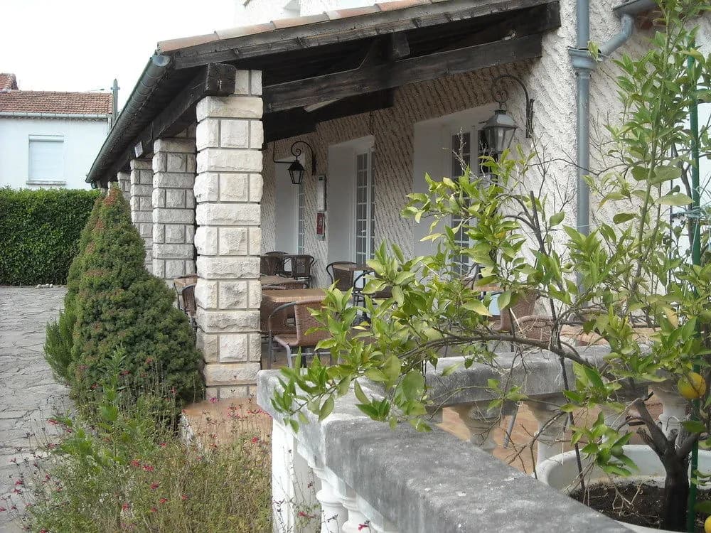 Hôtel l'Ecusson - Photo 1