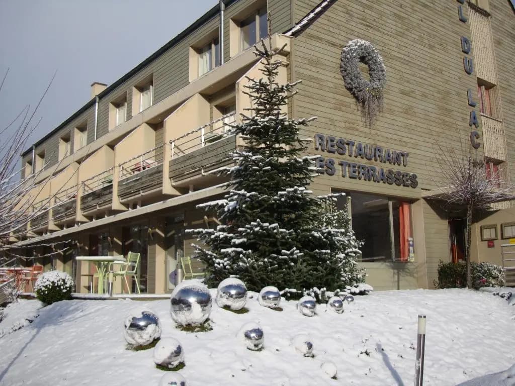 Hôtel du Lac - Photo 1