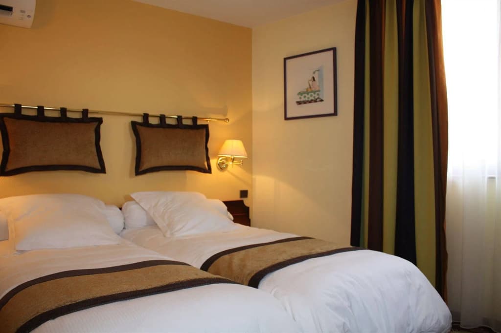Logis Hotel Restaurant A L'Etoile - Photo 1