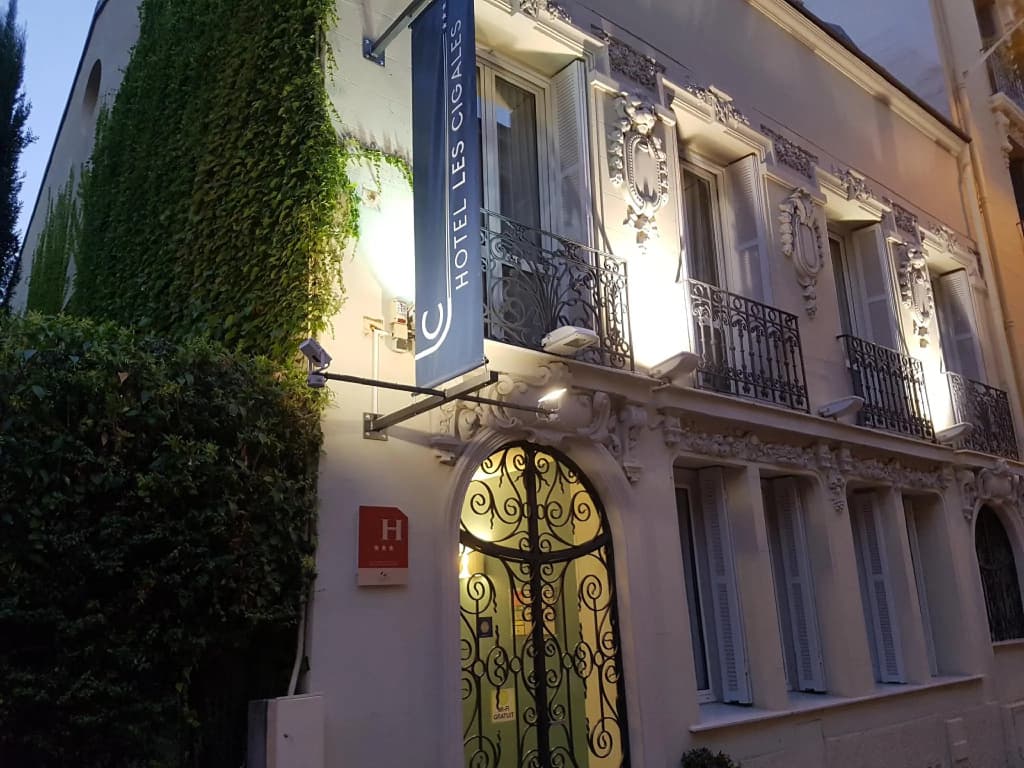 Hotel les Cigales - Photo 1