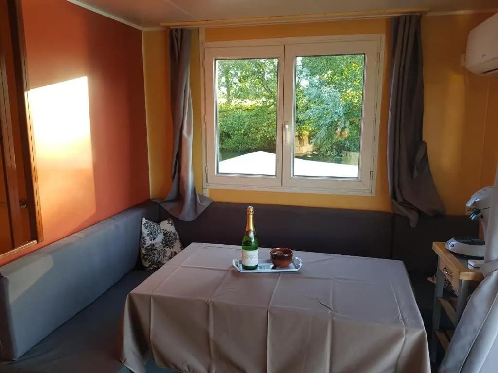 Mobil-home flottant SEURRE vue panoramique sur l'eau jacuzzi privé en option - Photo 1