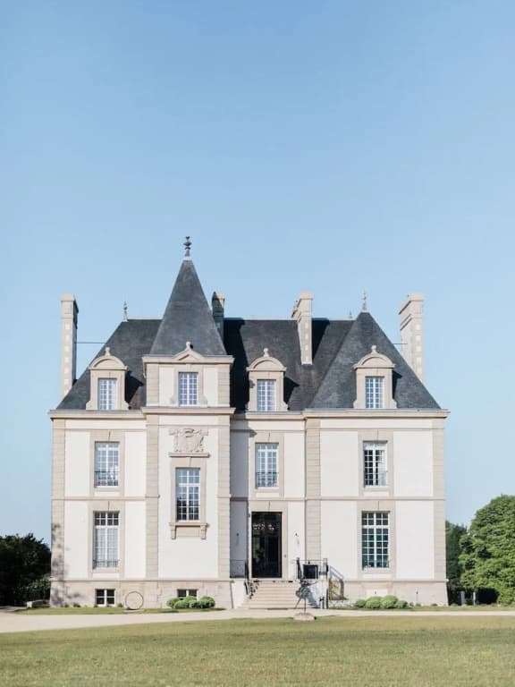 Chateau Les Garennes - Photo 1
