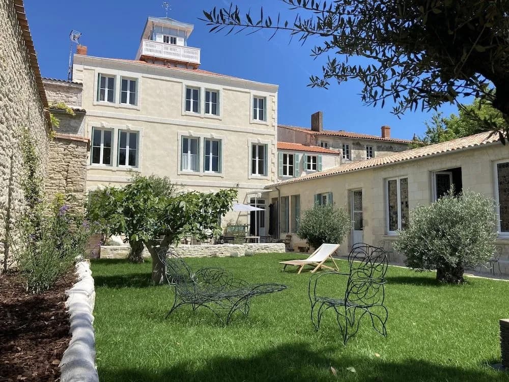 Le Lanternon - Photo 1