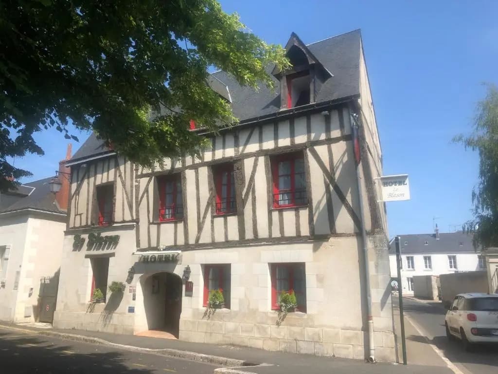 Htel Le Blason - Photo 1