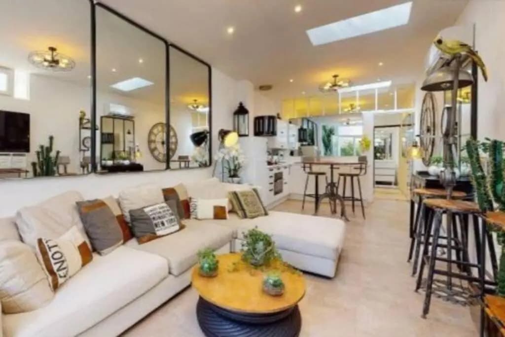 BANDOL Magnifique appartement en RDC cour sans vis à vis 5mn plage - Photo 1