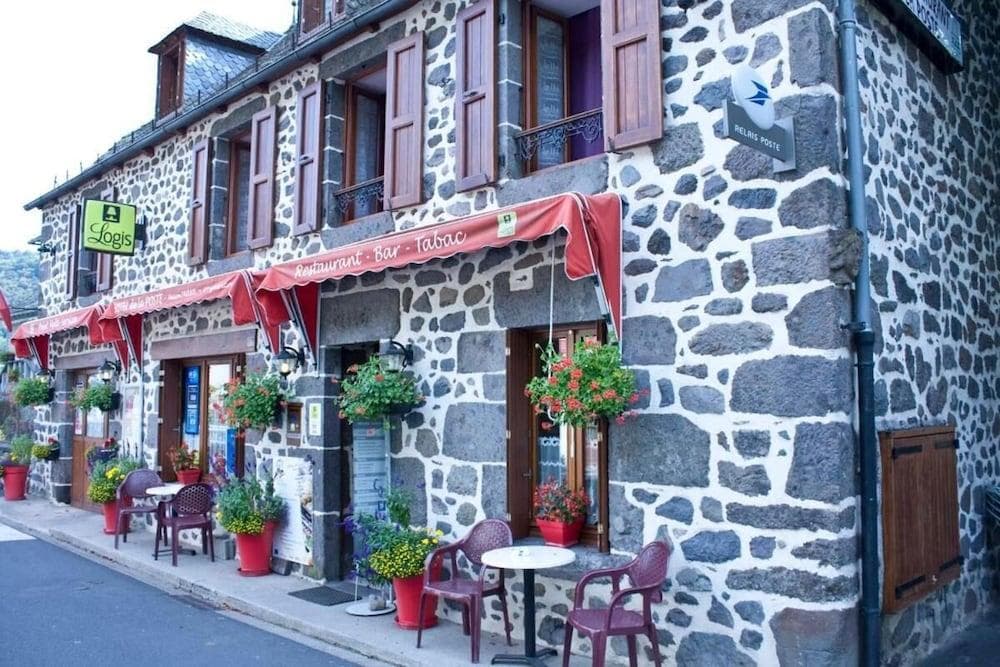 Logis Hotel de la Poste - Photo 1
