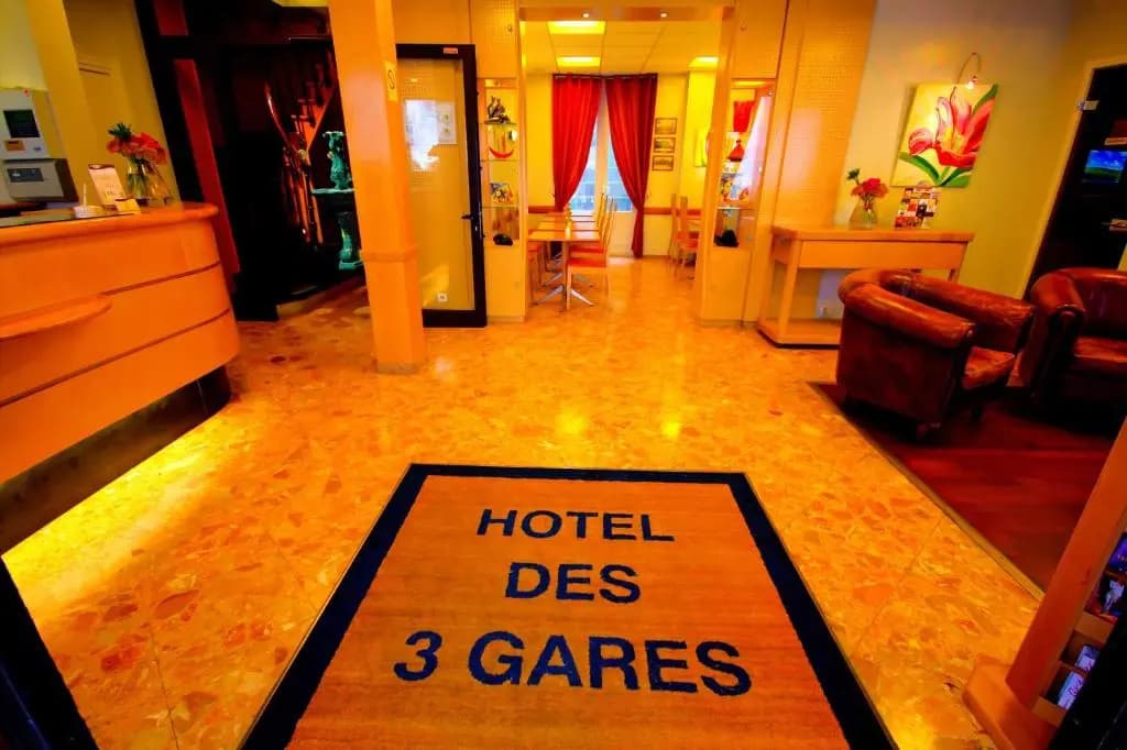Hôtel des Trois Gares - Photo 1